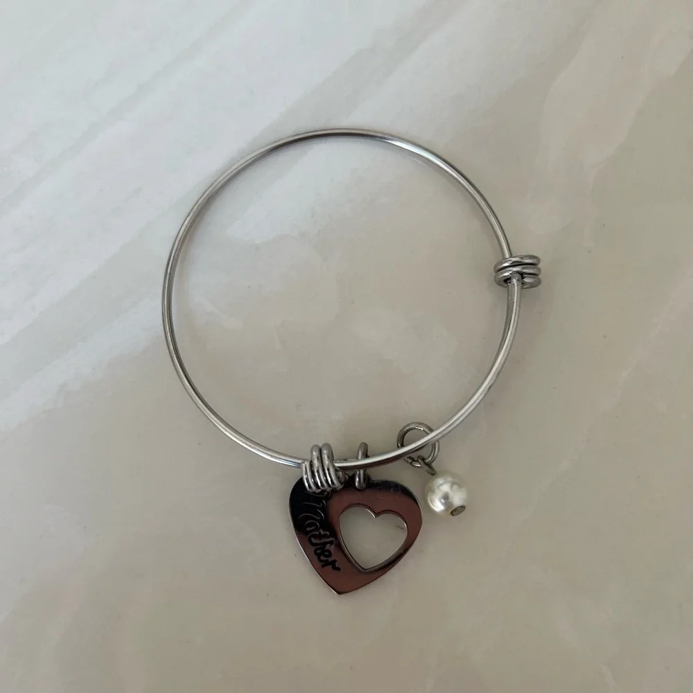 Silver bracelet with Pearl & Mother Heart Chatm